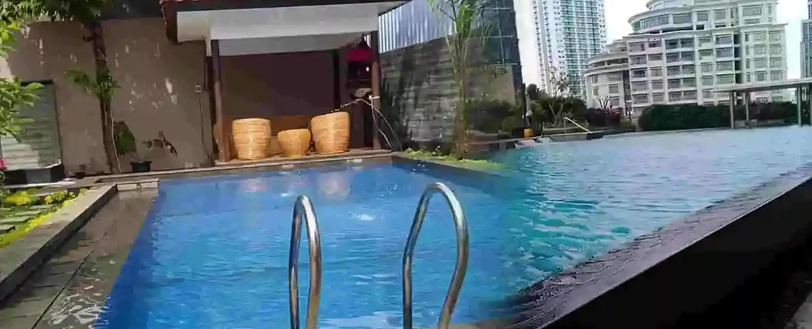 slider kontraktor kolam renang terbaik